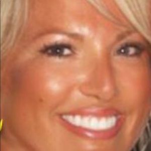 Meet your Posher, Laurie